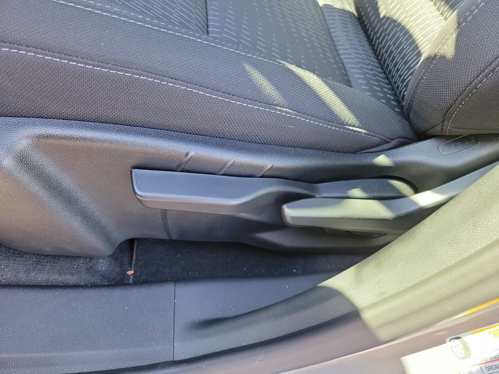 Used 2026 Chevrolet Equinox LT image 25