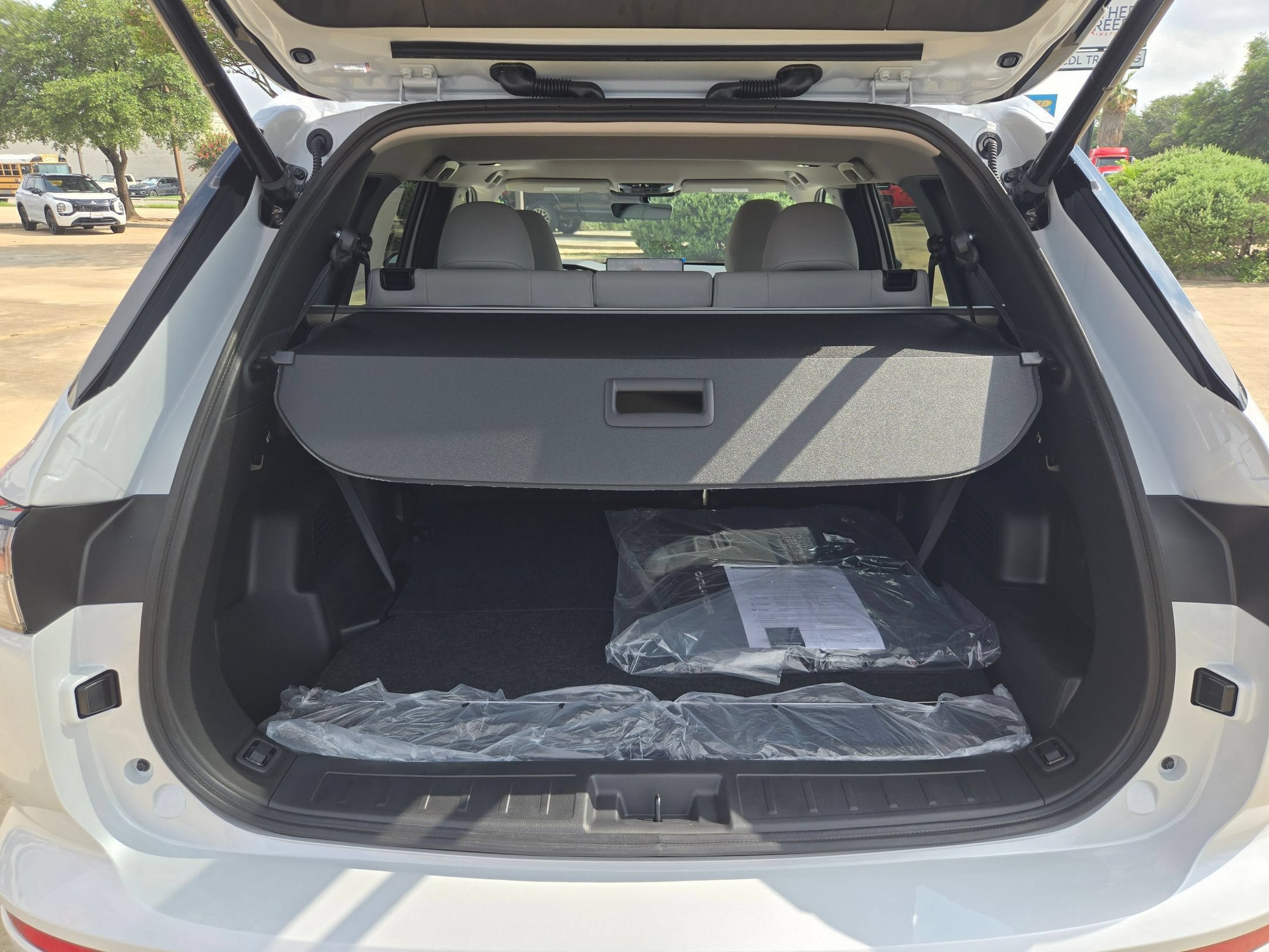 New 2026 Mitsubishi Outlander SEL FWD image 21