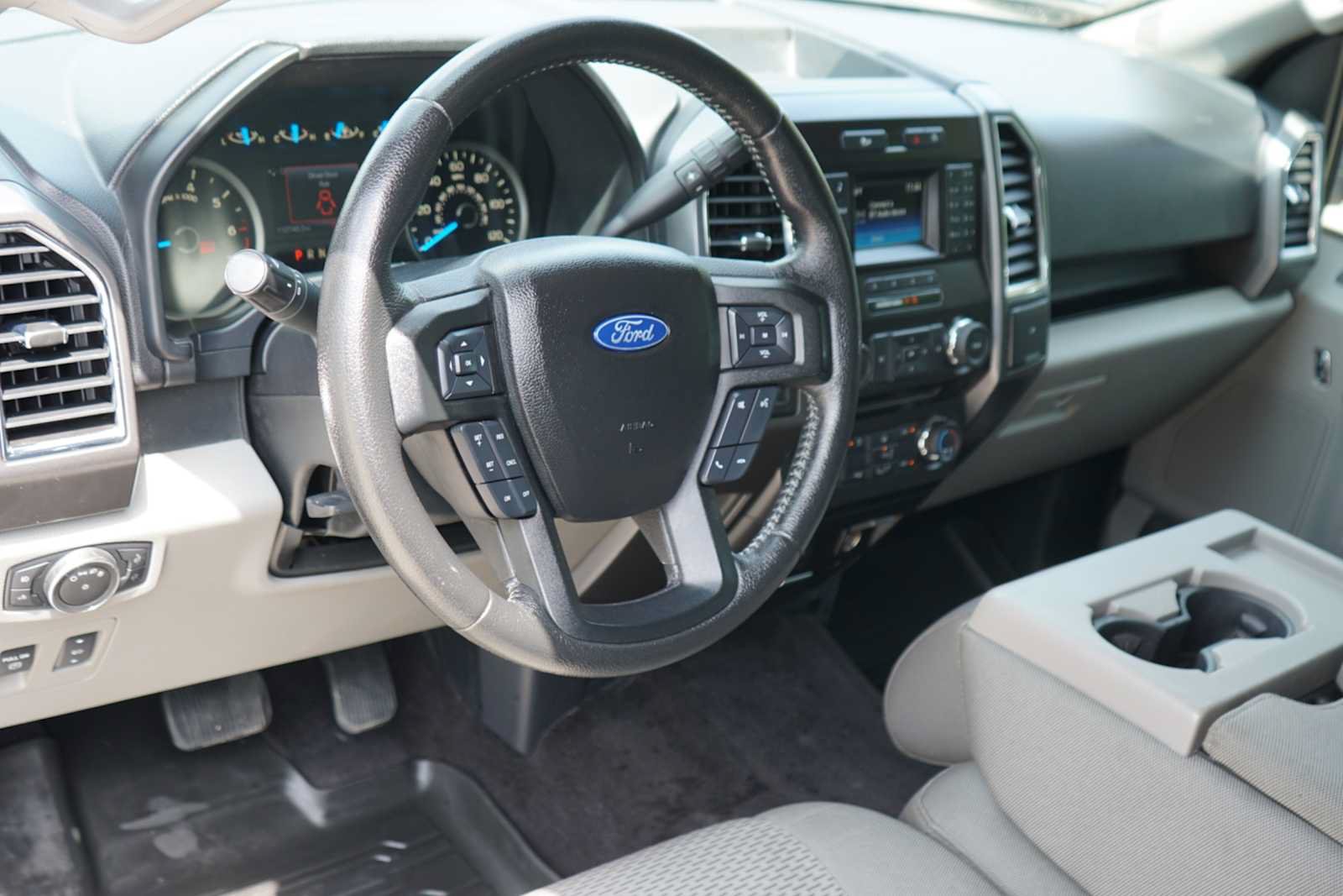 Used 2015 Ford F150 XLT w/ Equipment Group 301A Mid RWD image 8
