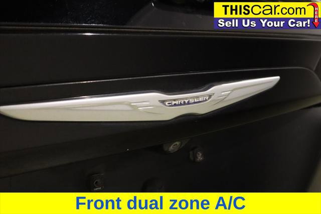 Used 2017 Chrysler Pacifica Touring-L FWD image 11