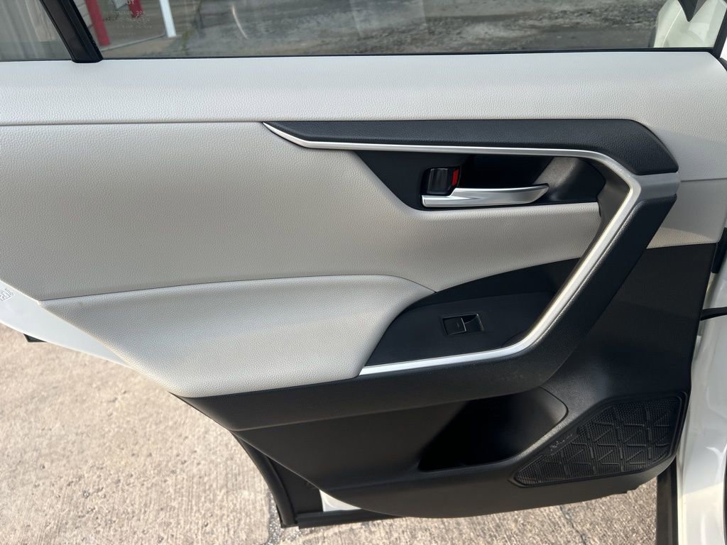 Used 2022 Toyota RAV4 XLE w/ XLE Grade Weather Package image 29