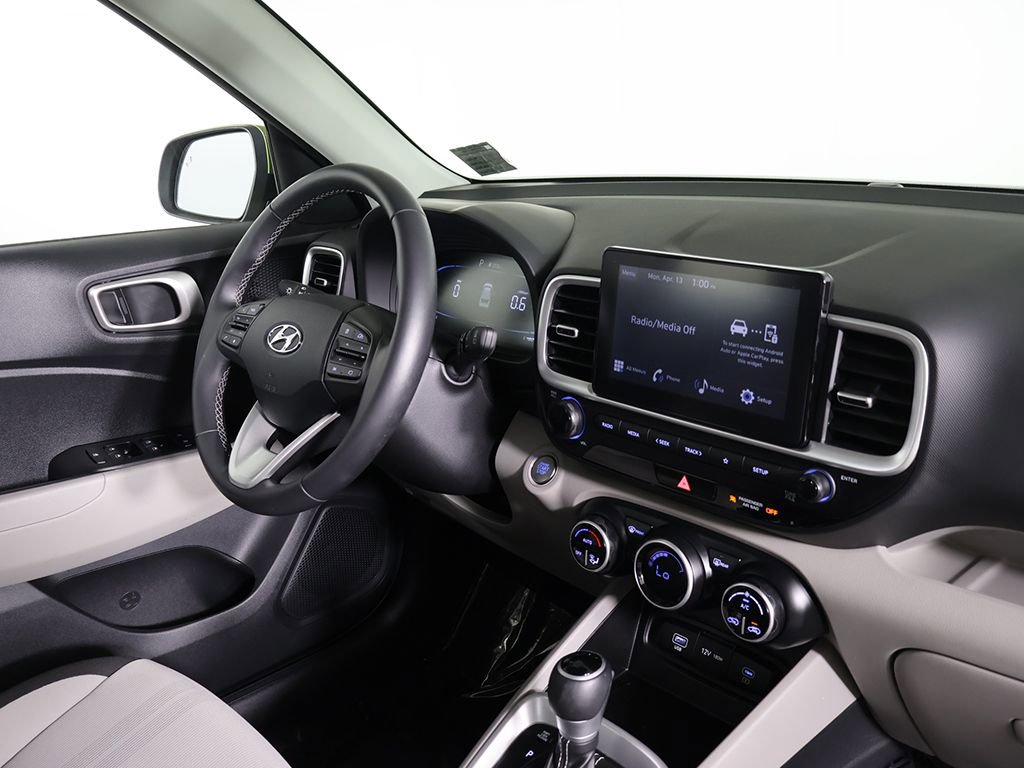 Certified 2024 Hyundai Venue SEL image 25