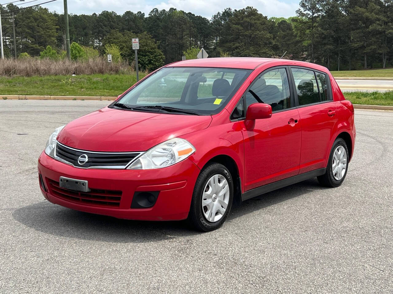 Used 2011 Nissan Versa 1.8 S w/ Plus Pkg FWD image 2