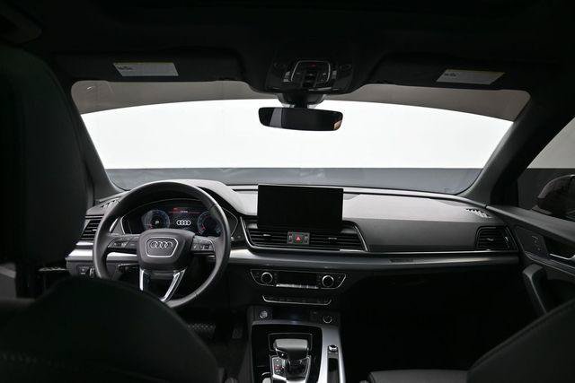 Used 2024 Audi Q5 2.0T Premium w/ Summer of Audi Package AWD/4WD image 27