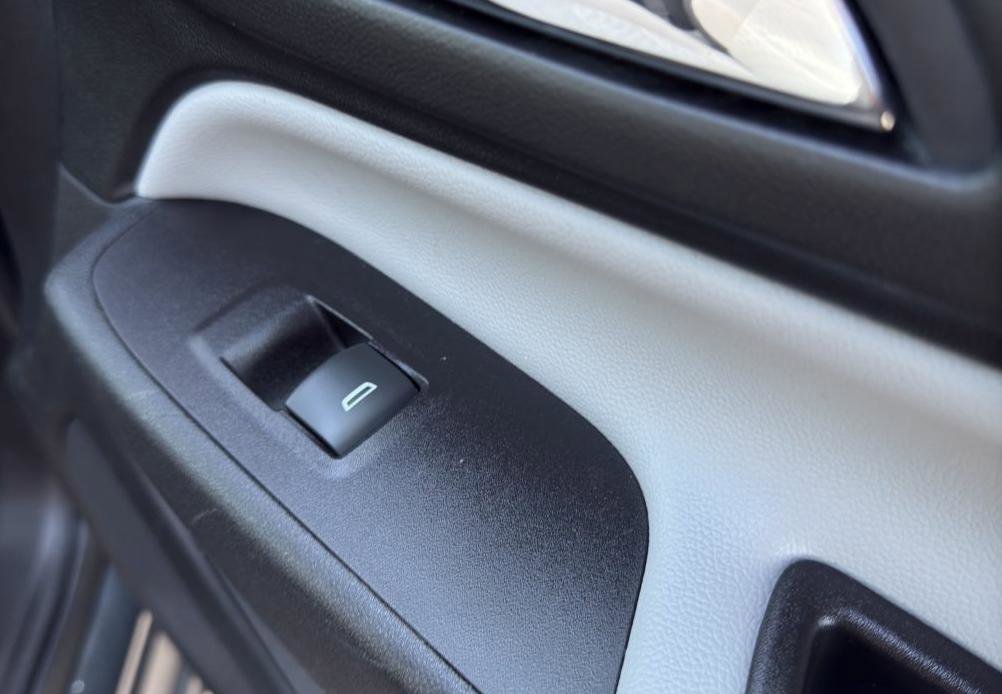 Used 2021 Chevrolet Equinox LS image 15