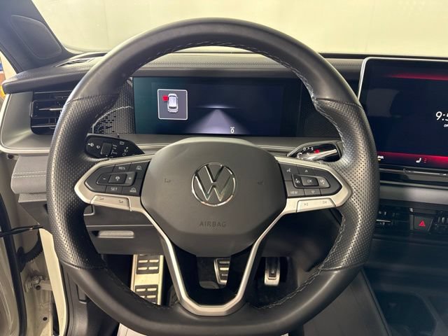 Used 2025 Volkswagen Tiguan SE R-Line AWD/4WD image 17