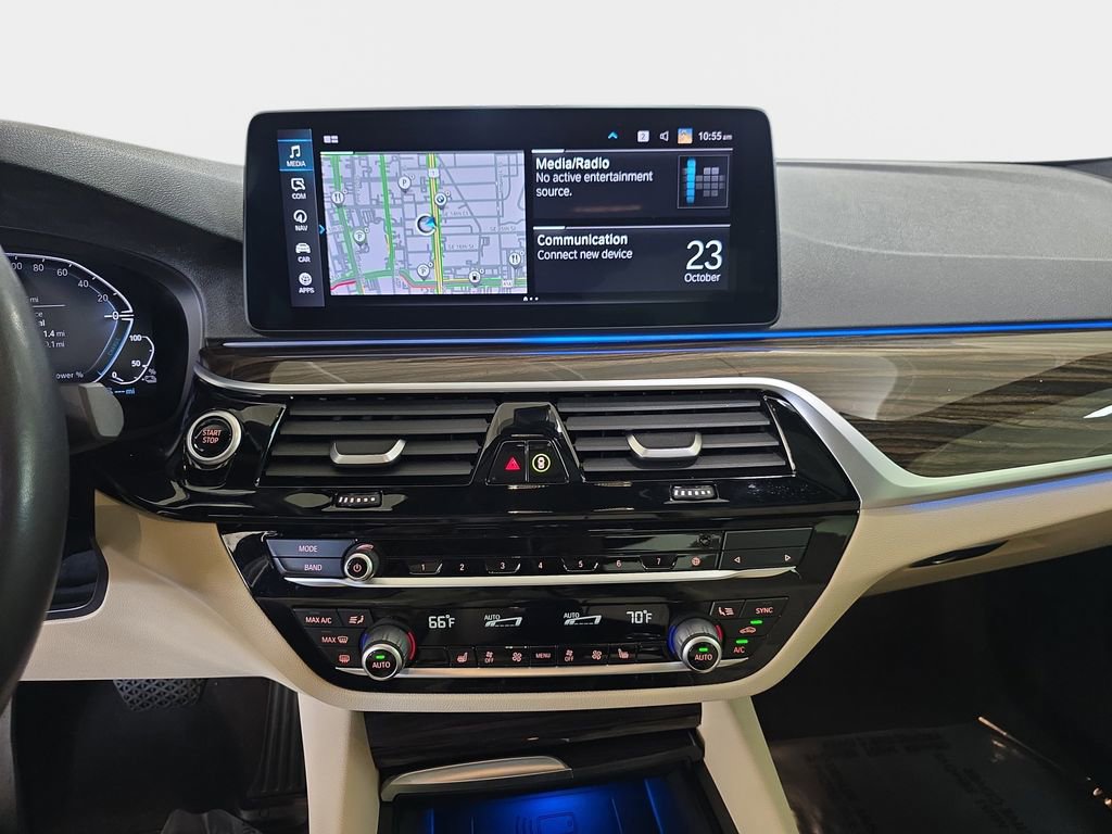 Certified 2022 BMW 530e w/ Convenience Package image 20