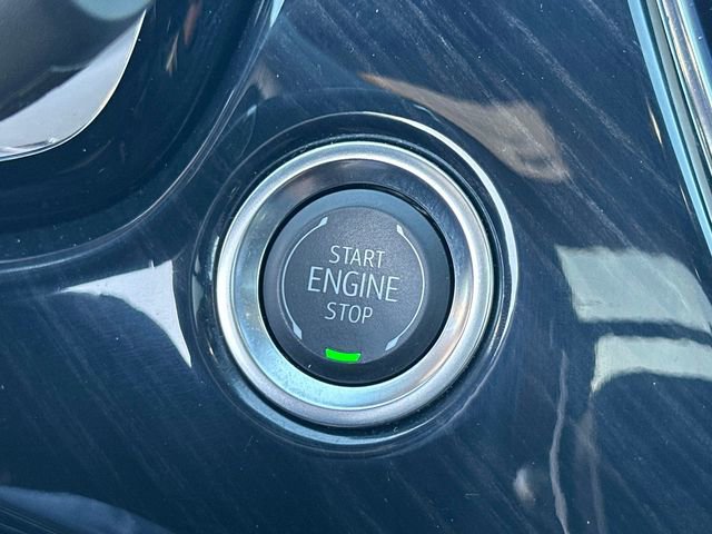 Used 2025 Cadillac XT6 Premium Luxury image 12