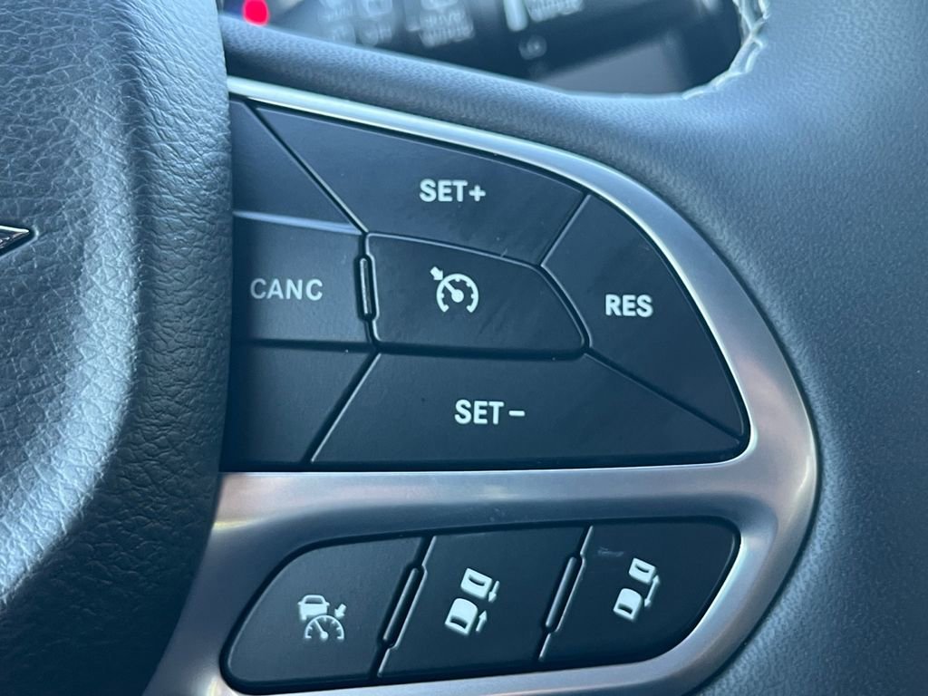 New 2026 Chrysler Pacifica Select image 10