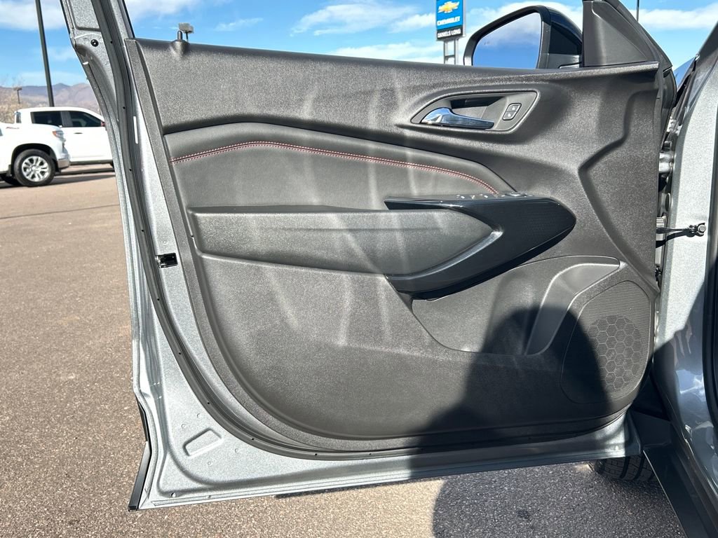 Used 2024 Chevrolet Trax RS w/ Driver Confidence Package image 19