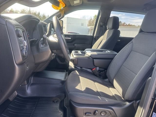 Used 2025 Chevrolet Silverado 2500 Custom w/ Custom Value Package AWD/4WD image 12