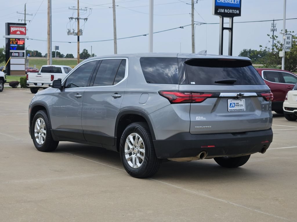 Used 2023 Chevrolet Traverse LS w/ Safety Package FWD image 5