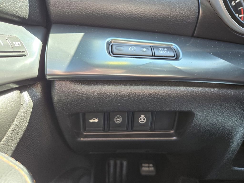 Used 2020 Nissan Maxima SR w/ Sport Mat Group FWD image 11