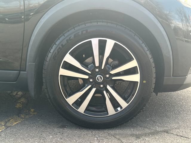 Used 2020 Nissan Kicks SR w/ Exterior Package image 28