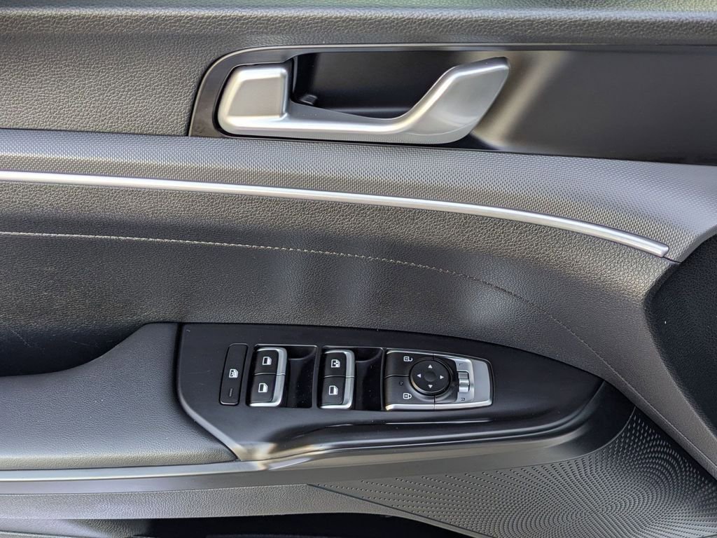 Used 2023 Kia K5 LXS image 6