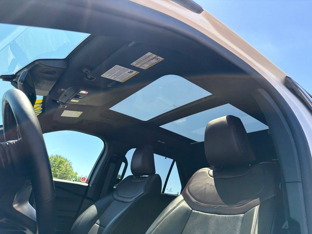 Used 2021 Ford Explorer Platinum AWD/4WD image 13
