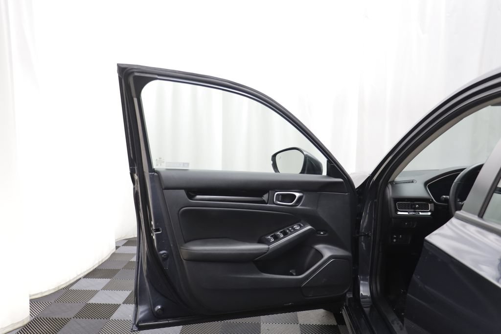 Used 2024 Honda Civic Touring image 4