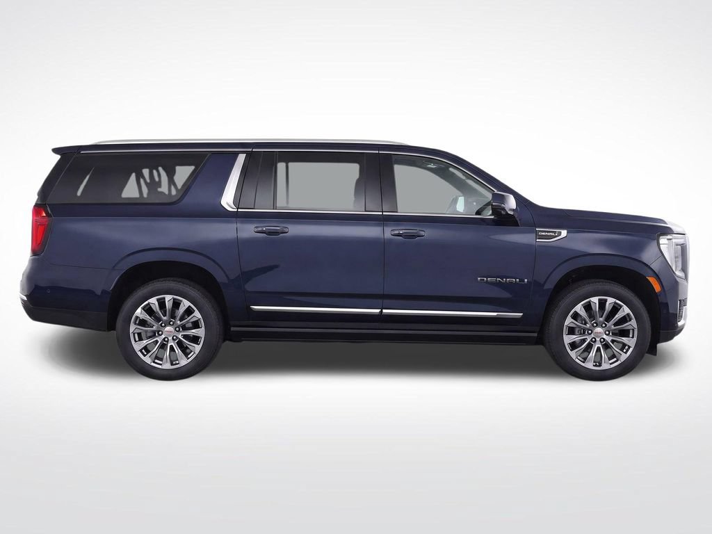 Certified 2023 GMC Yukon XL Denali w/ Denali Reserve Package AWD/4WD image 9