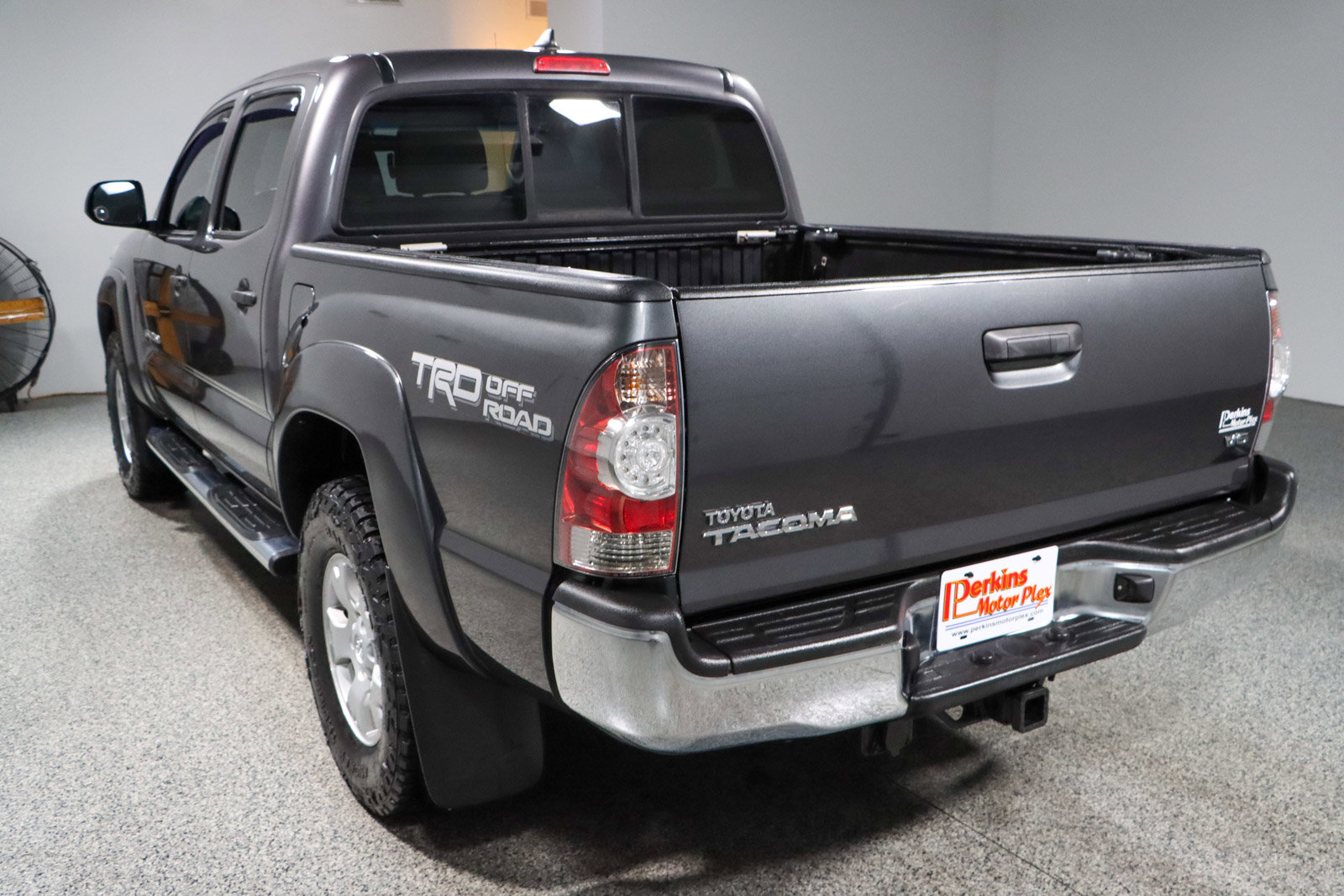 Used 2015 Toyota Tacoma TRD OFF ROAD 4X4 image 9