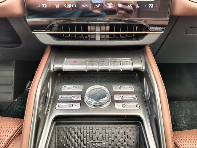 New 2026 Lincoln Nautilus Reserve AWD/4WD image 20