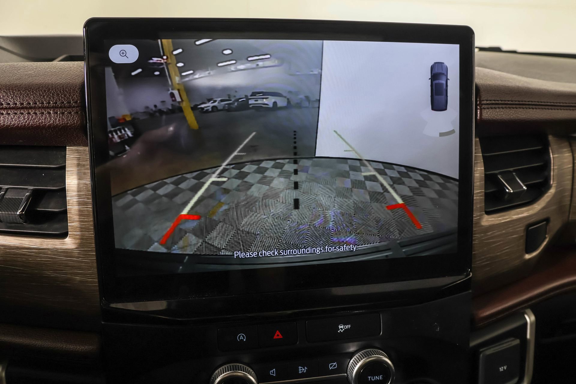 Used 2023 Ford Expedition Limited image 8