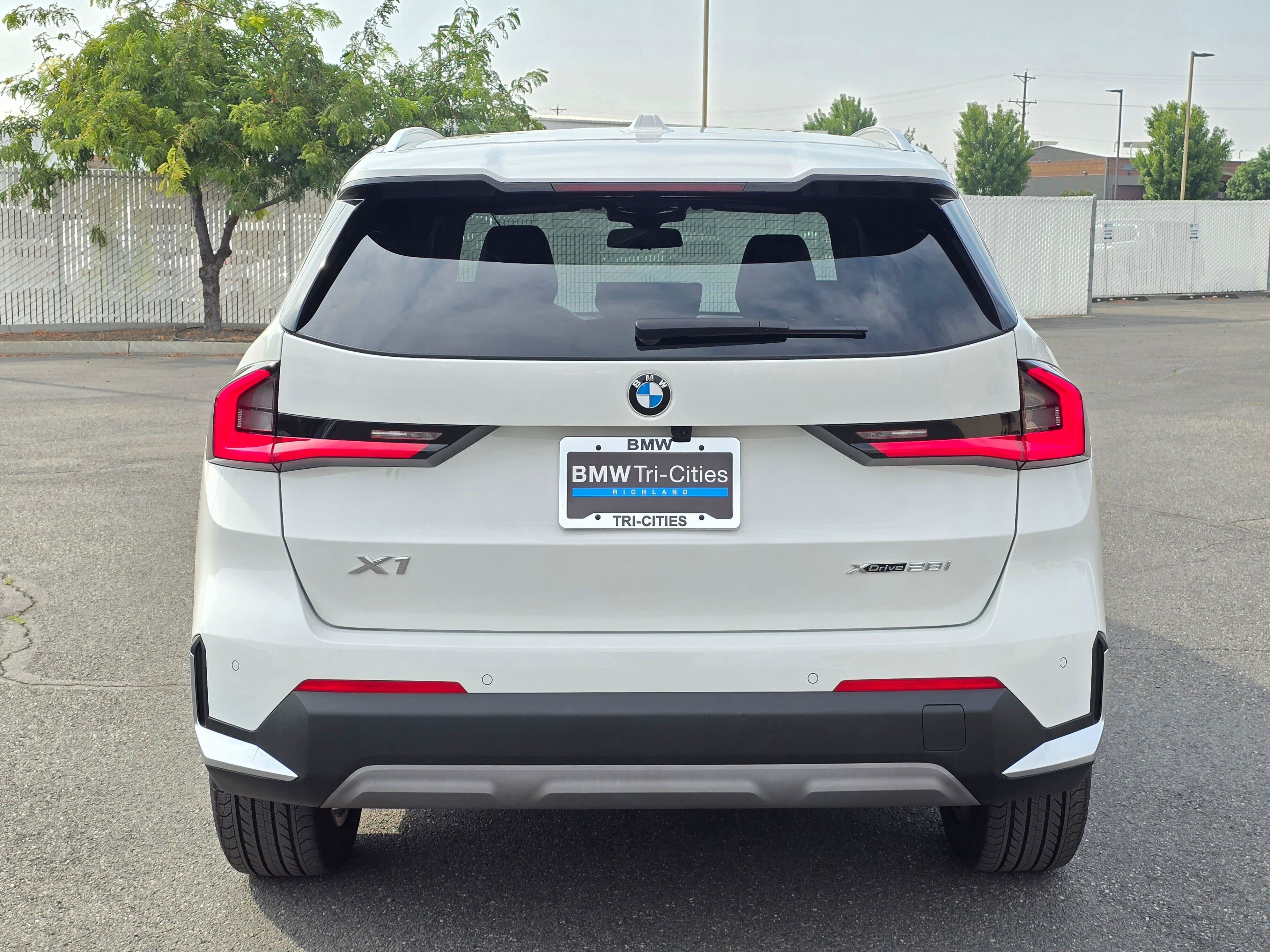 Certified 2023 BMW X1 xDrive28i w/ Convenience Package AWD/4WD image 5