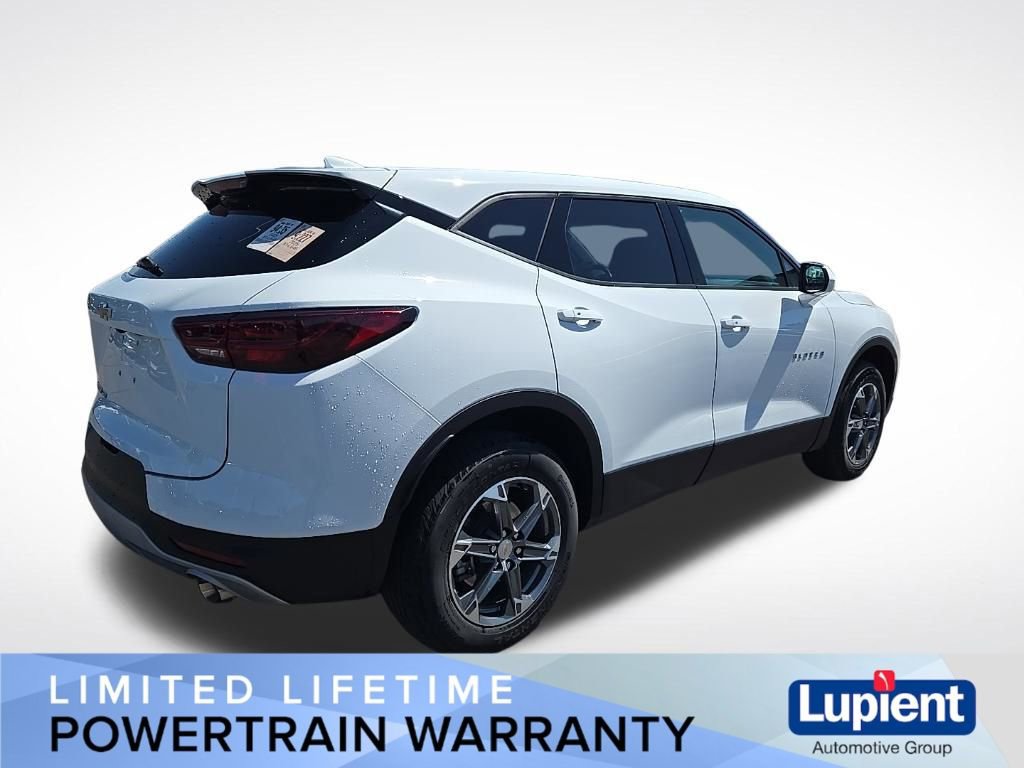 Used 2025 Chevrolet Blazer LT image 4
