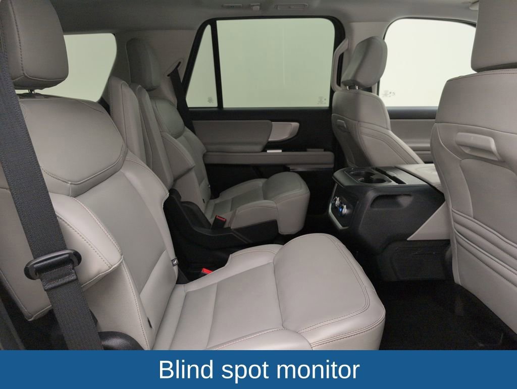 Used 2025 Ford Expedition Active image 16