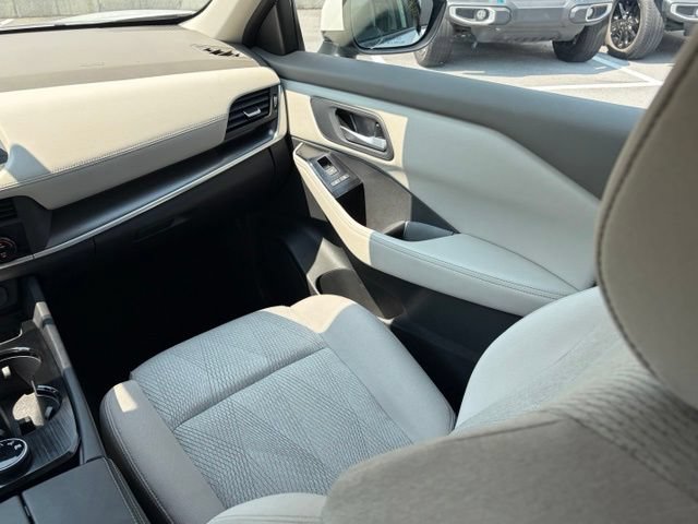 Certified 2025 Nissan Rogue SV AWD/4WD image 35