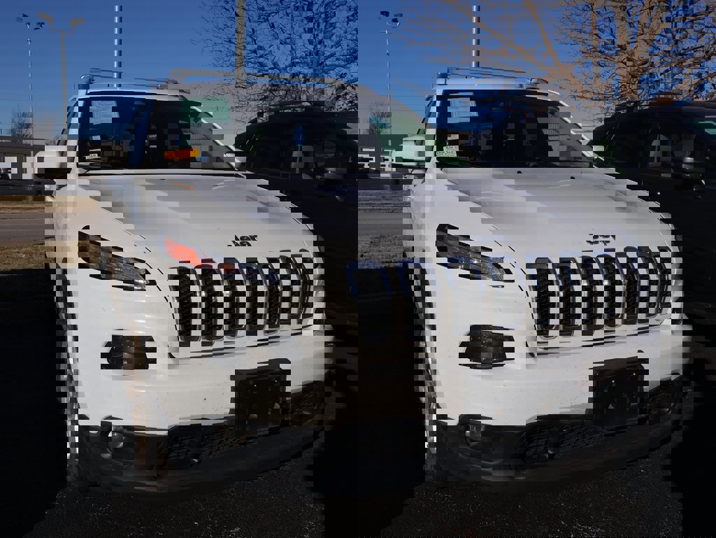 Used 2016 Jeep Cherokee Latitude w/ Comfort/Convenience Group image 6