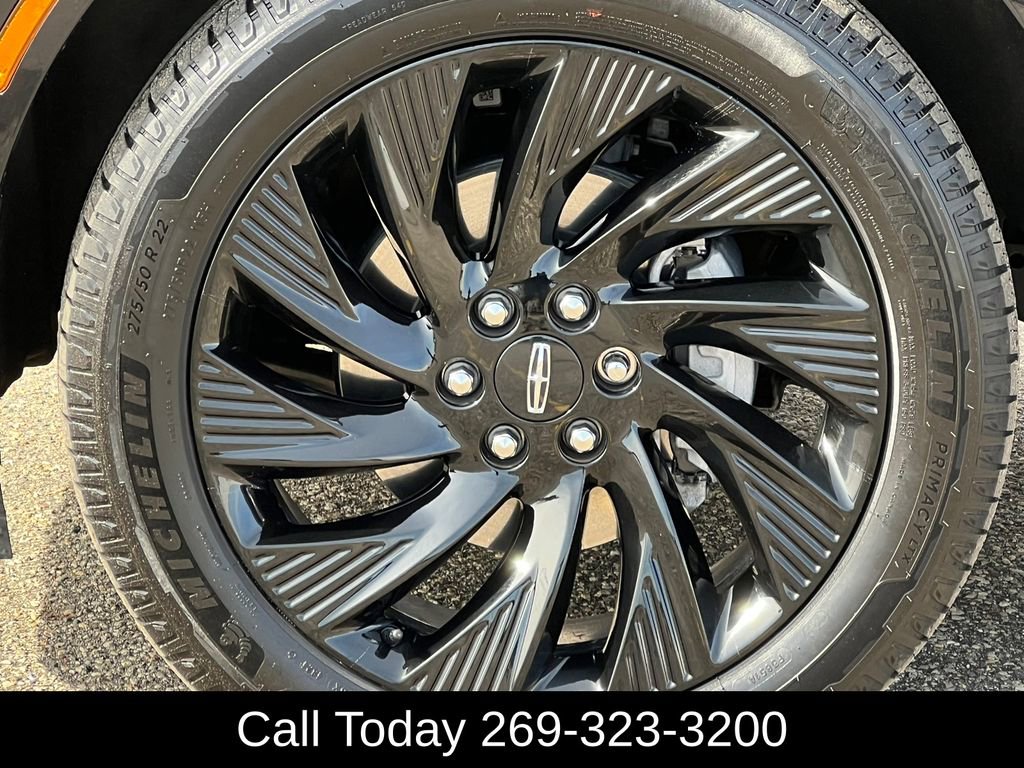 Used 2025 Lincoln Navigator Reserve w/ Jet Appearance Package image 9