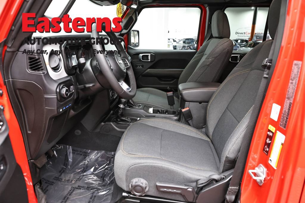Used 2025 Jeep Wrangler Unlimited Sahara image 14