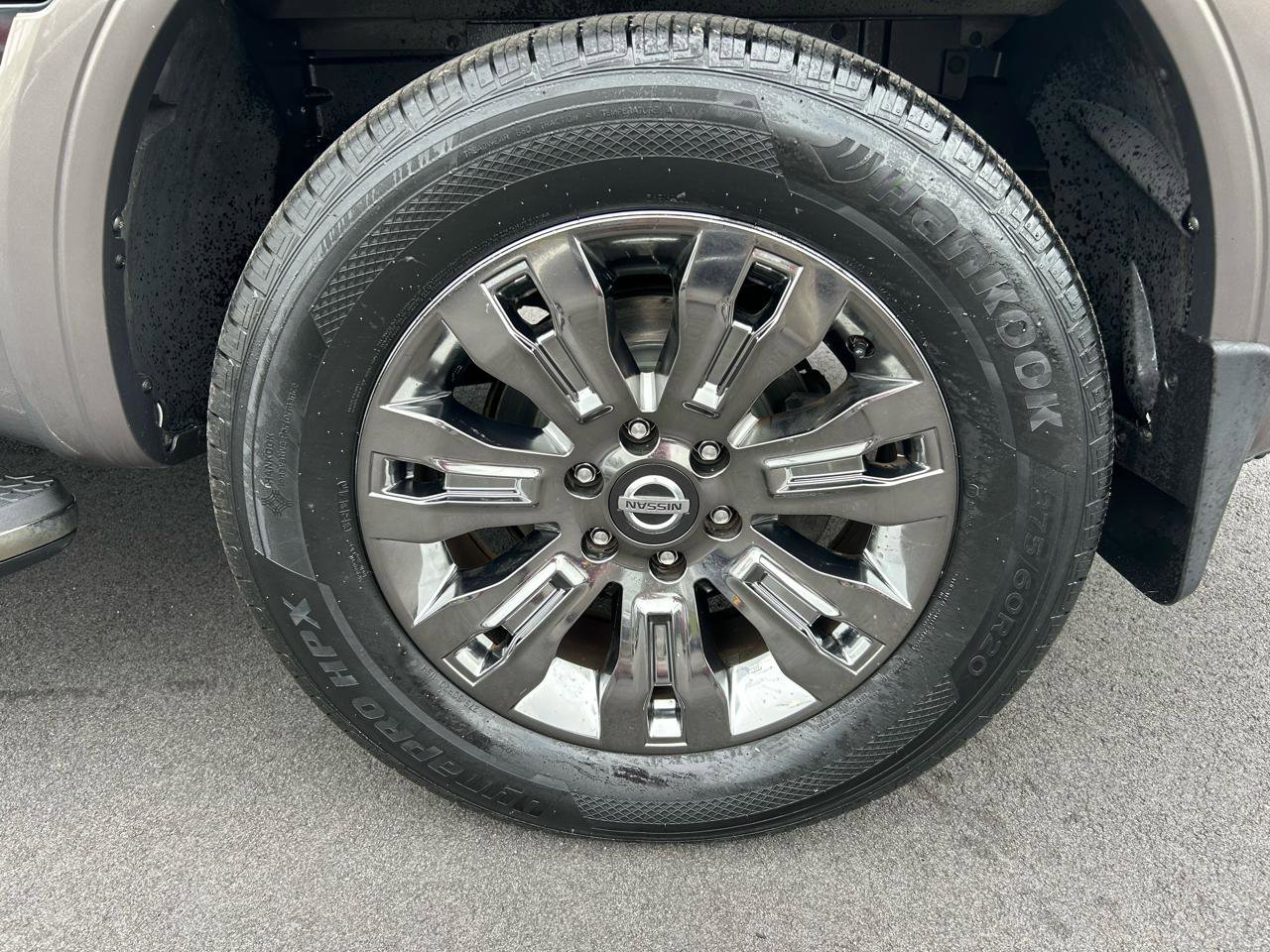 Used 2019 Nissan Titan Platinum Reserve RWD image 10