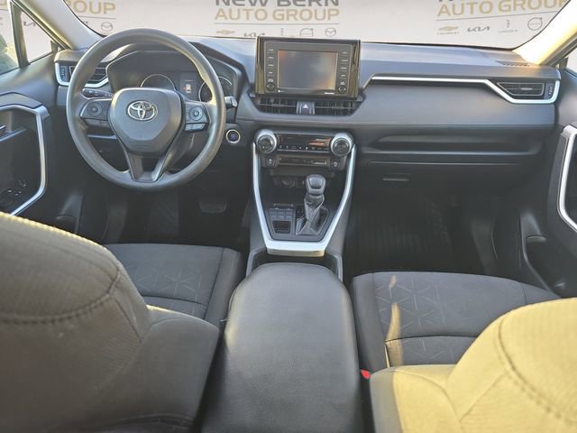 Used 2021 Toyota RAV4 XLE AWD/4WD image 10
