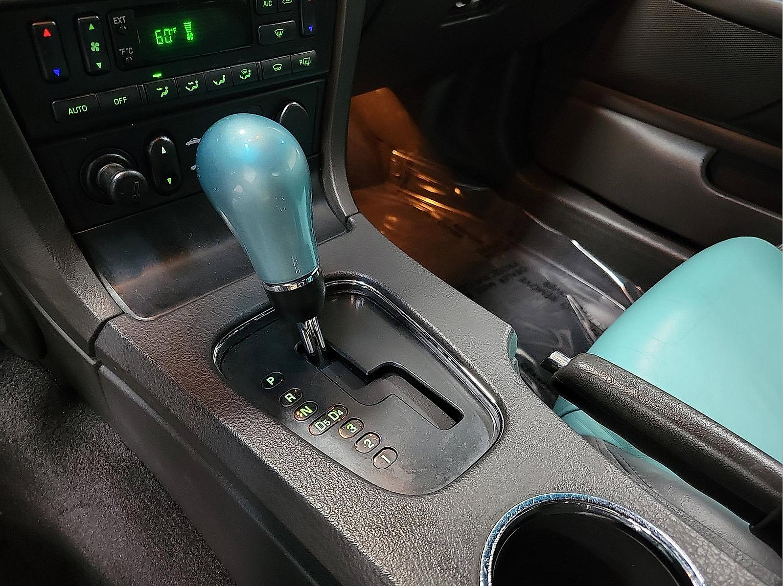 Used 2002 Ford Thunderbird image 16