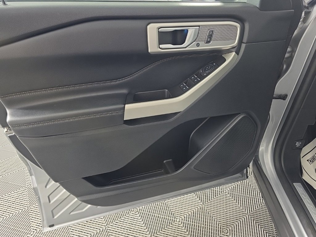 Used 2021 Ford Explorer Limited image 12