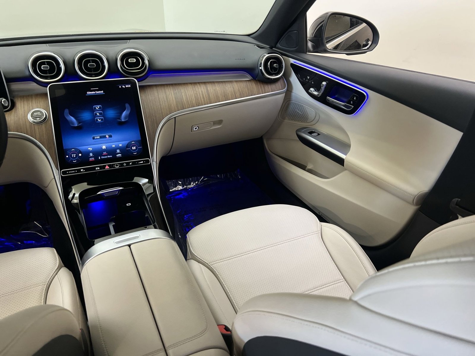 Used 2023 Mercedes-Benz C 300 4MATIC Sedan image 32