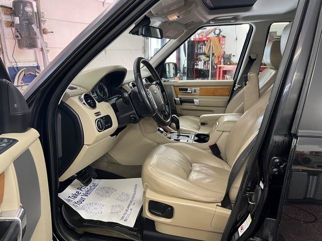 Used 2011 Land Rover LR4 HSE LUX AWD/4WD image 6