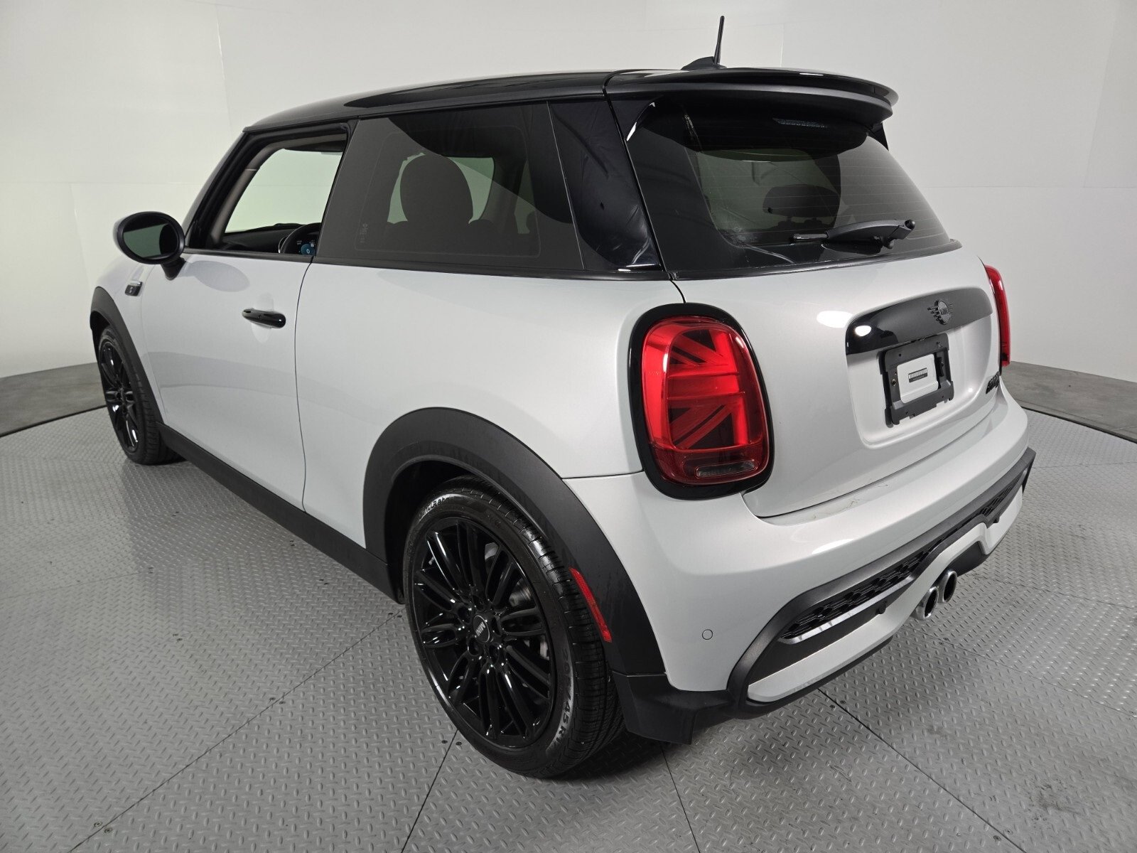 Used 2022 MINI Cooper S image 16
