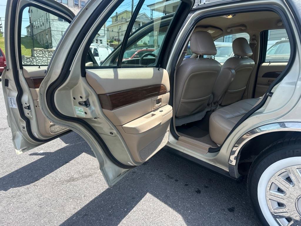 Used 2004 Mercury Grand Marquis GS RWD image 21