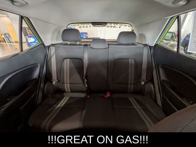 Used 2024 Hyundai Venue SEL image 19