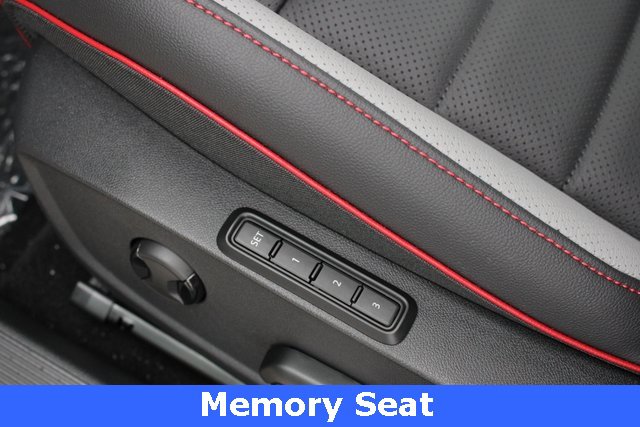 New 2026 Volkswagen GTI SE image 5