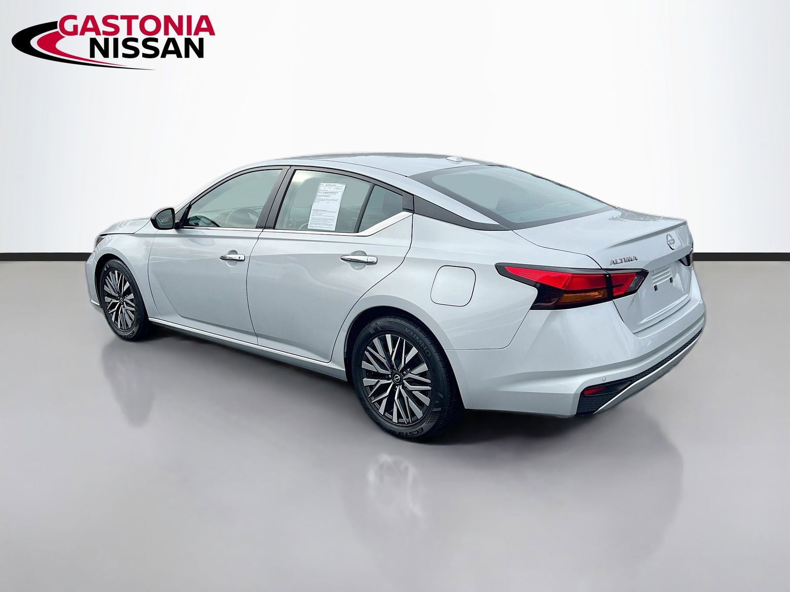 Used 2024 Nissan Altima 2.5 SV image 6