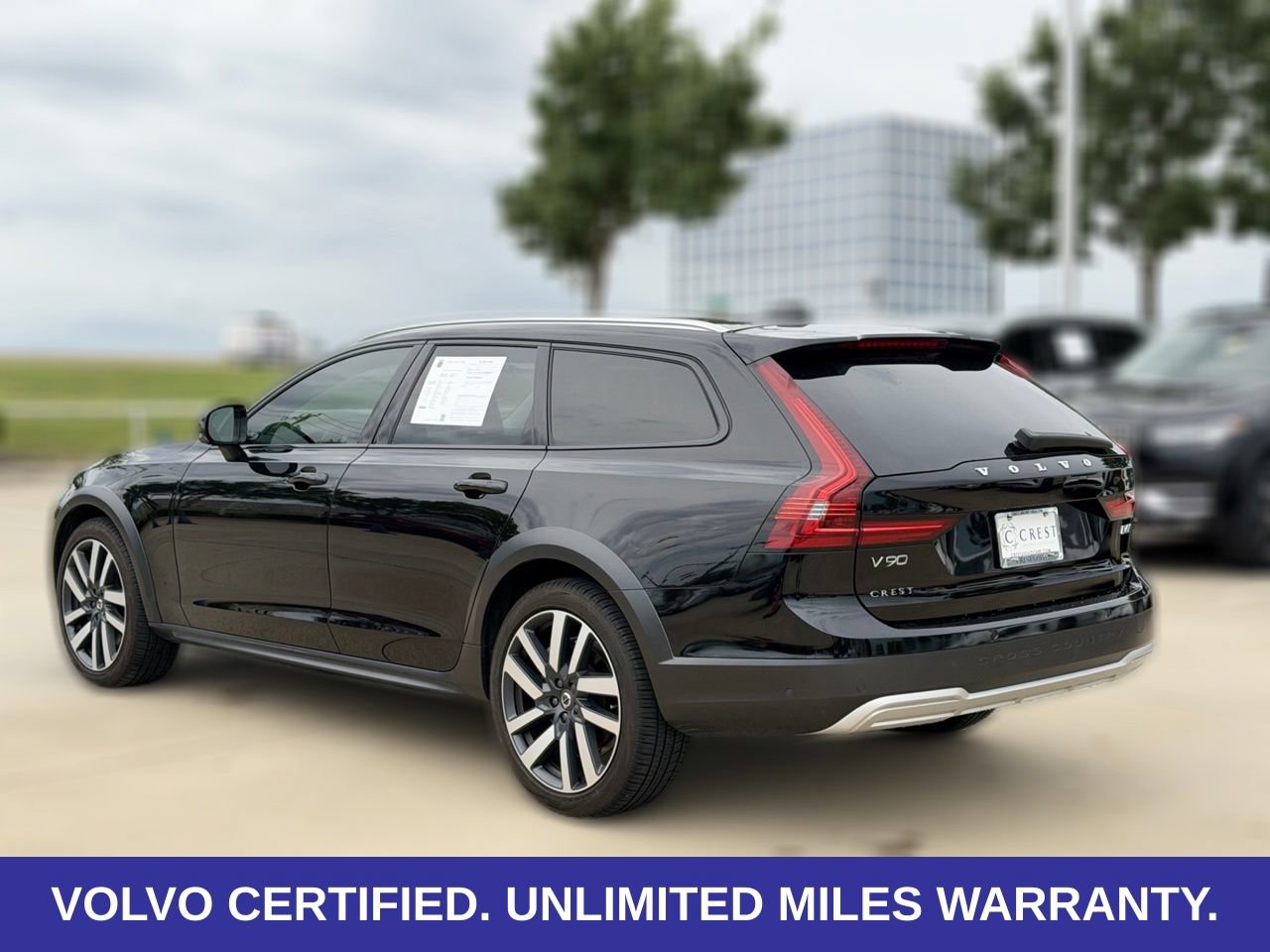 Certified 2025 Volvo V90 B6 Cross Country Ultra AWD/4WD image 8