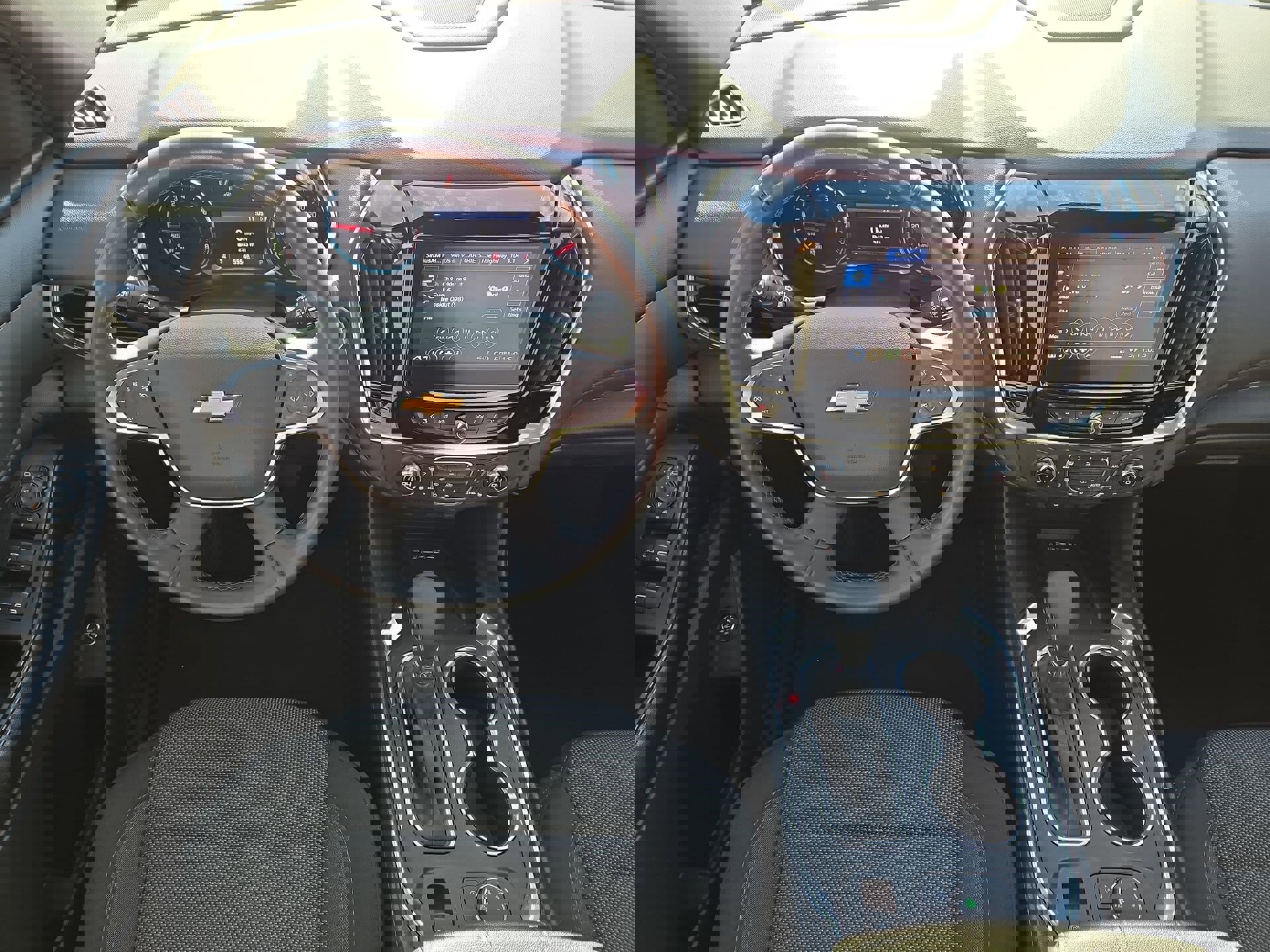 Used 2023 Chevrolet Traverse LT image 14