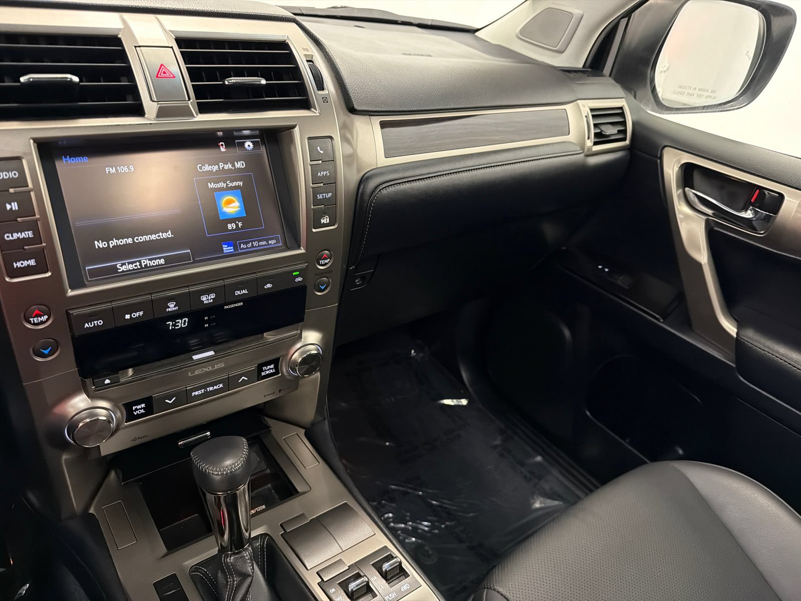 Used 2019 Lexus GX 460 AWD/4WD image 25