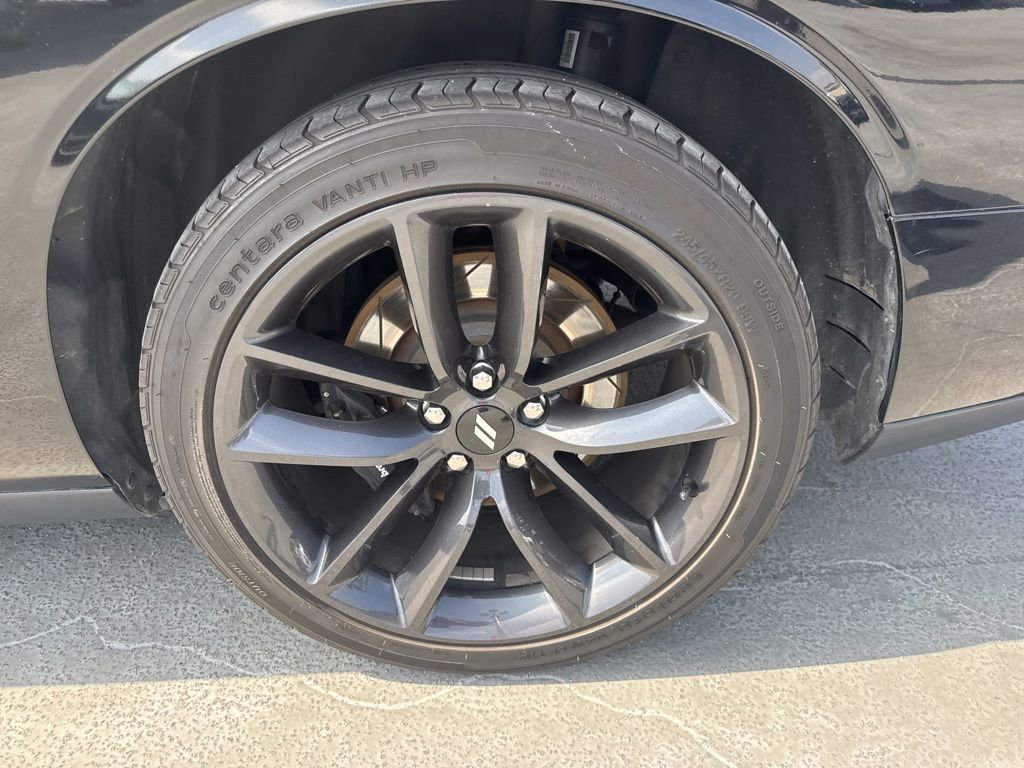 Used 2019 Dodge Challenger R/T RWD image 7