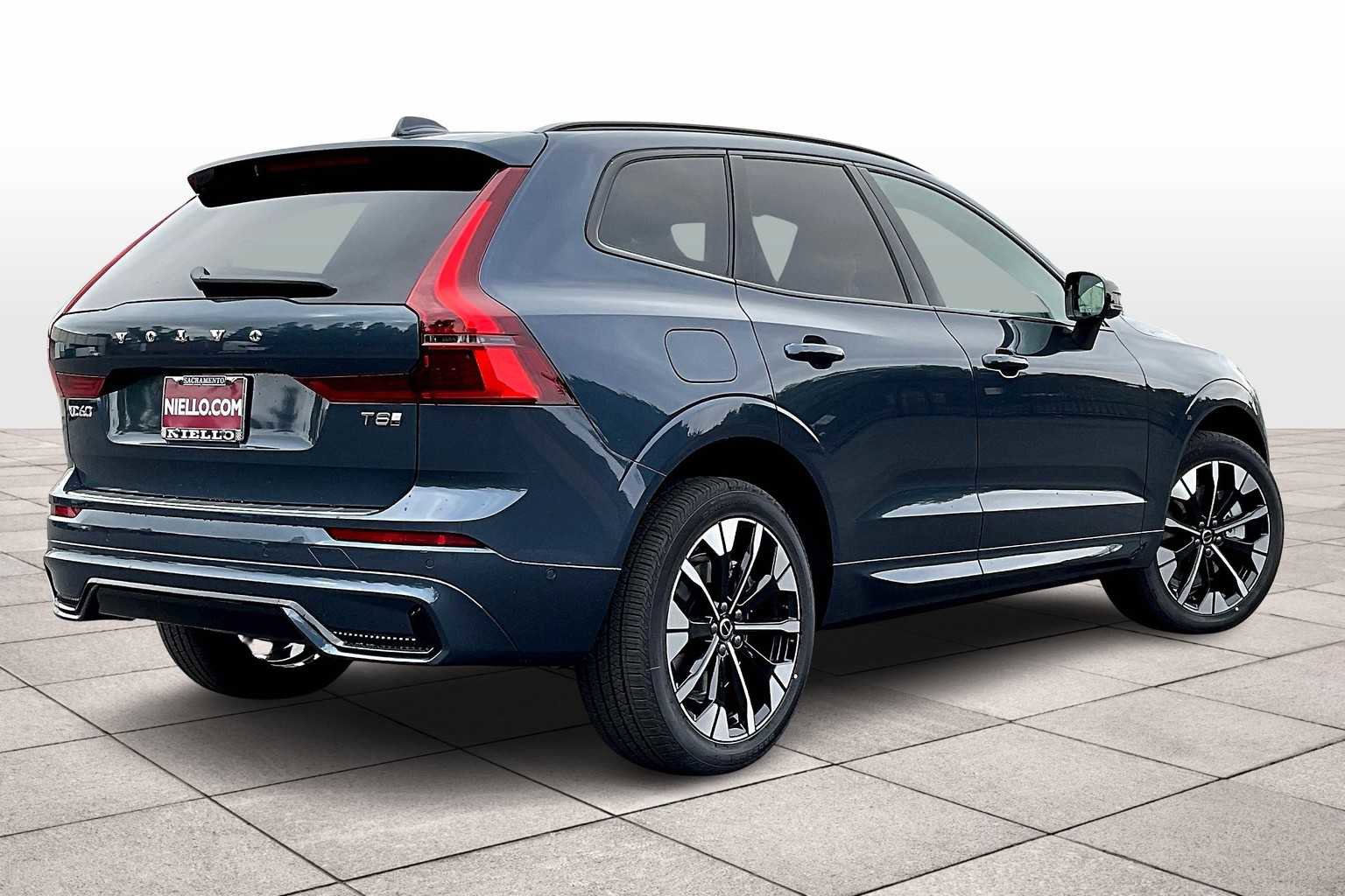 New 2026 Volvo XC60 T8 Plus w/ Protection Package Premier image 4