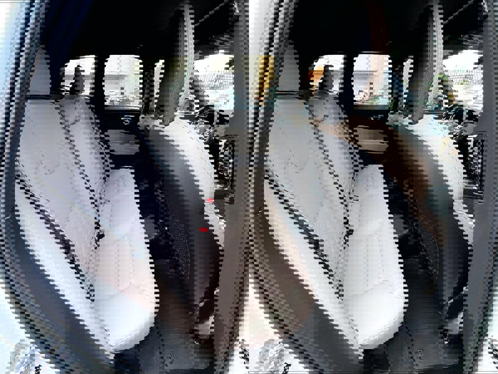 Used 2026 Volvo XC60 T8 Plus w/ Protection Package Premier image 29