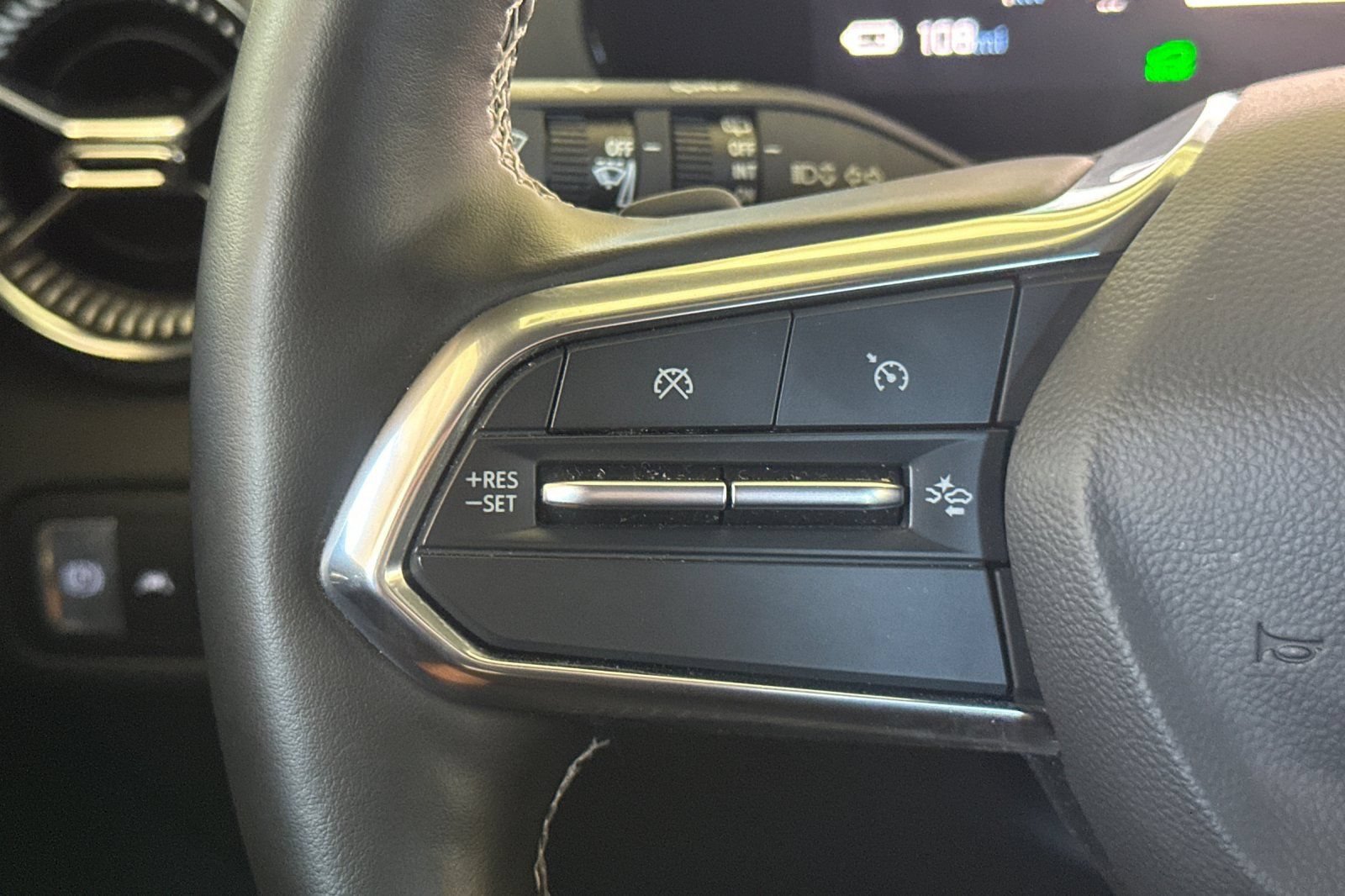 Used 2024 Chevrolet Blazer EV LT AWD/4WD image 34